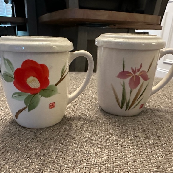 3 1/2" Oriental Mugs. Each Signed. Each has a matching cover to keep warm. - Picture 2 of 9